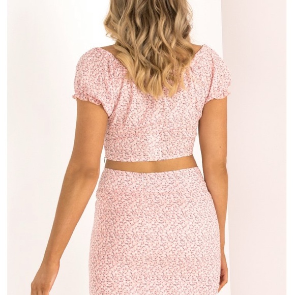 Pink floral top & mini skirt set 🌸 - Picture 4 of 4